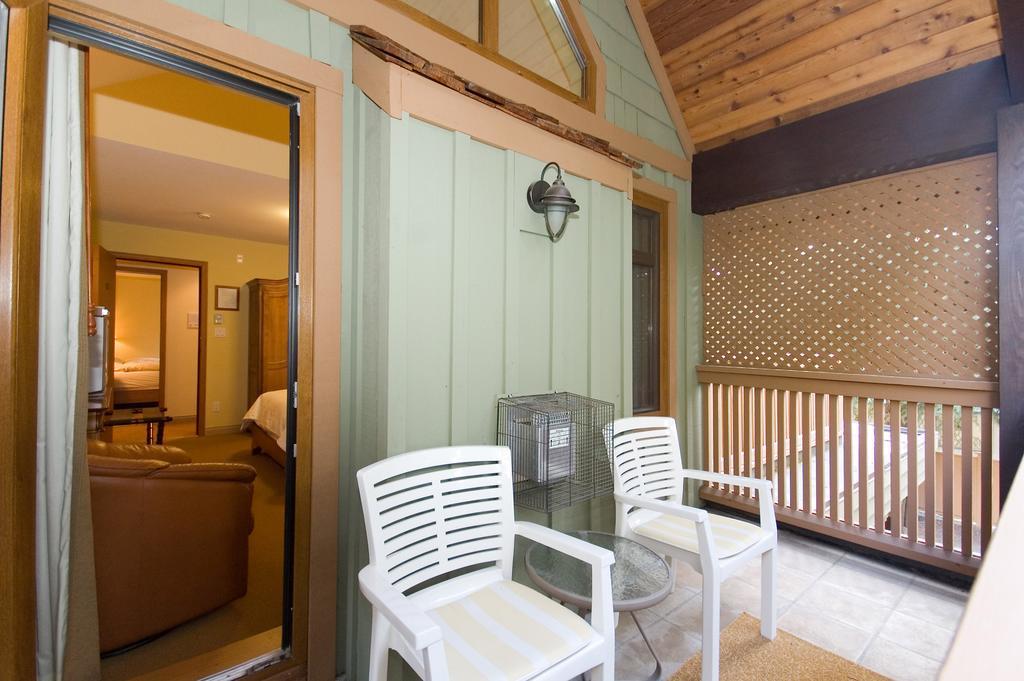 Whistler Alpine Chalet Retreat & Wellness Villa Exterior photo