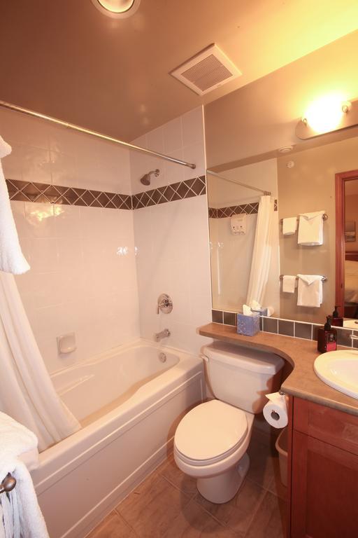 Whistler Alpine Chalet Retreat & Wellness Villa Room photo