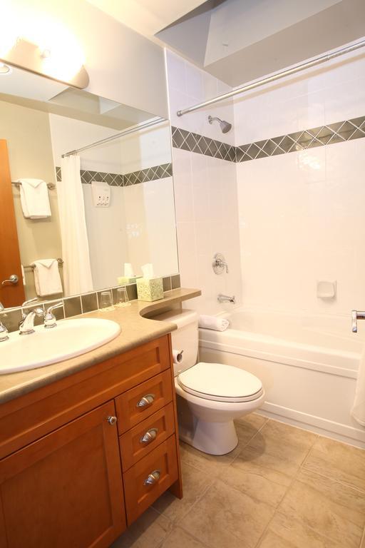 Whistler Alpine Chalet Retreat & Wellness Villa Room photo