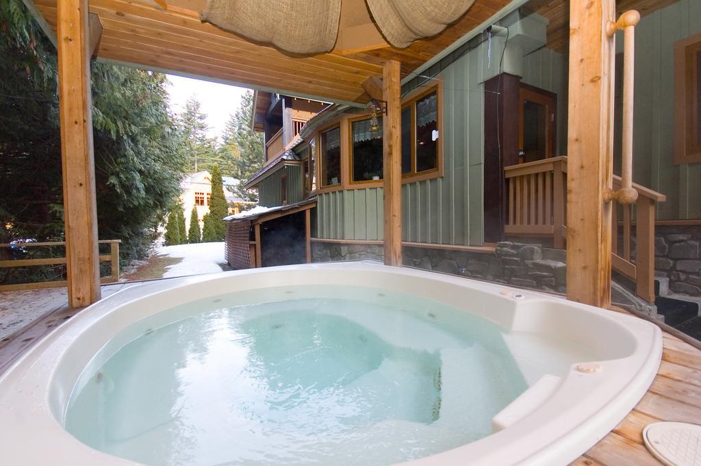 Whistler Alpine Chalet Retreat & Wellness Villa Room photo