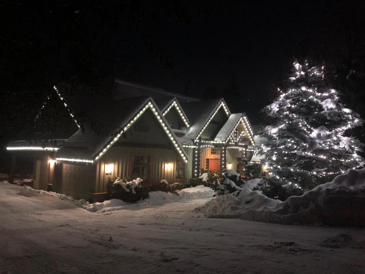 Whistler Alpine Chalet Retreat & Wellness Villa Exterior photo